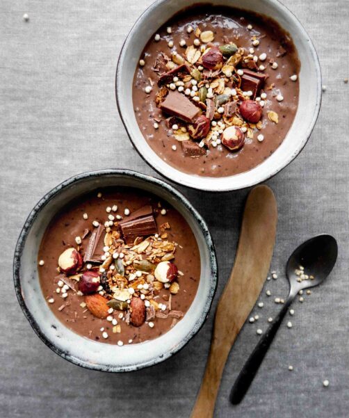 Cacao Bowls – Sweet and healthy Cacao Smoothie with banana
