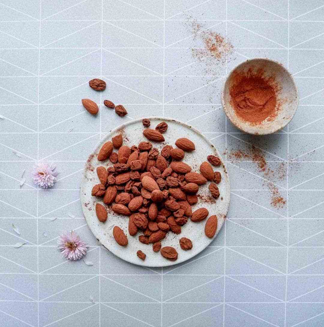 healhty almond and rosin snack
