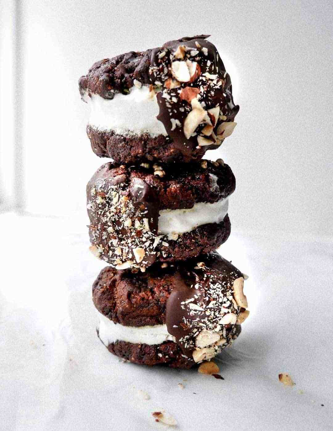 chocolate cookies ice cream sandwich