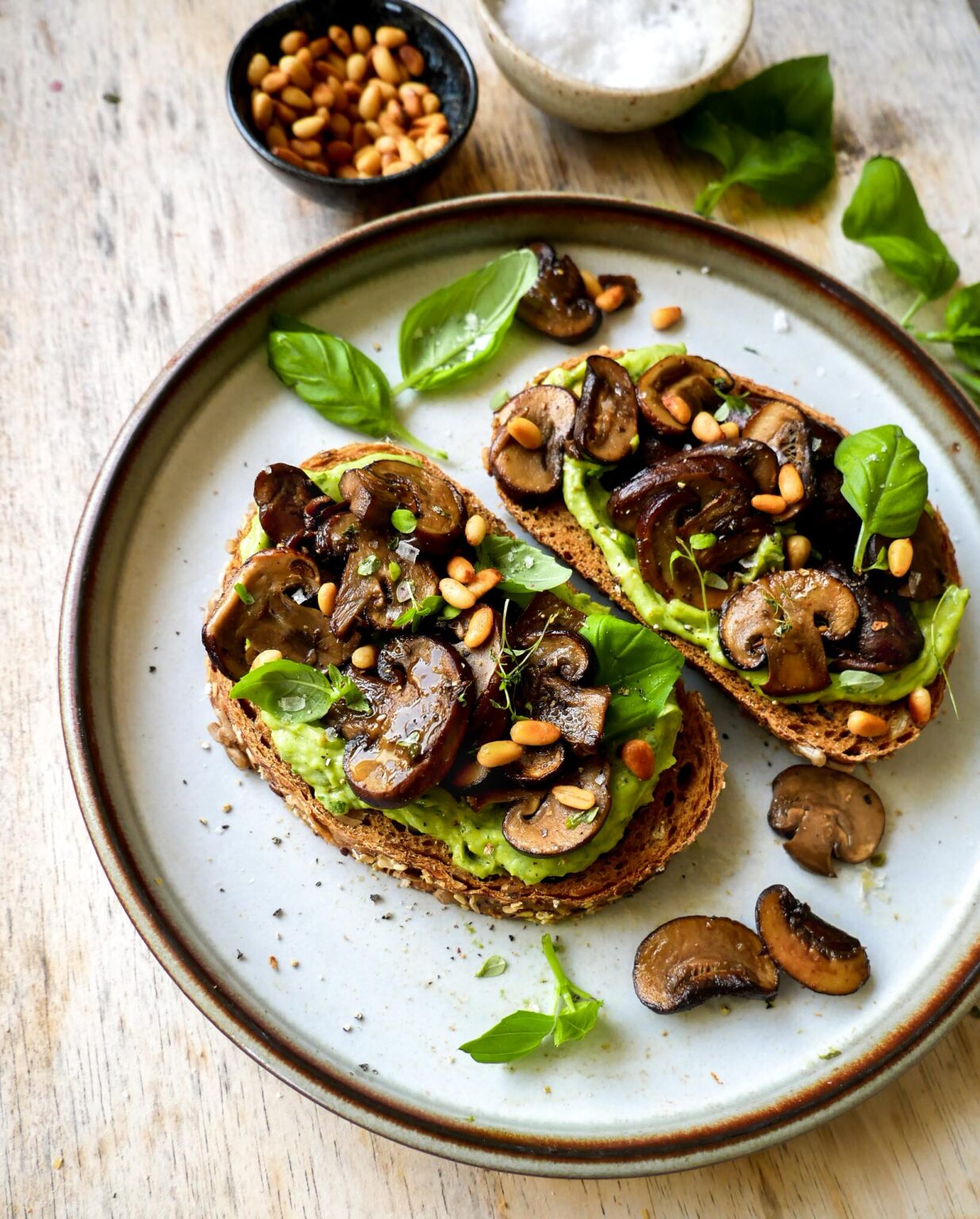 Mushroom Toast Best vegan toast appetizer or snack ↓