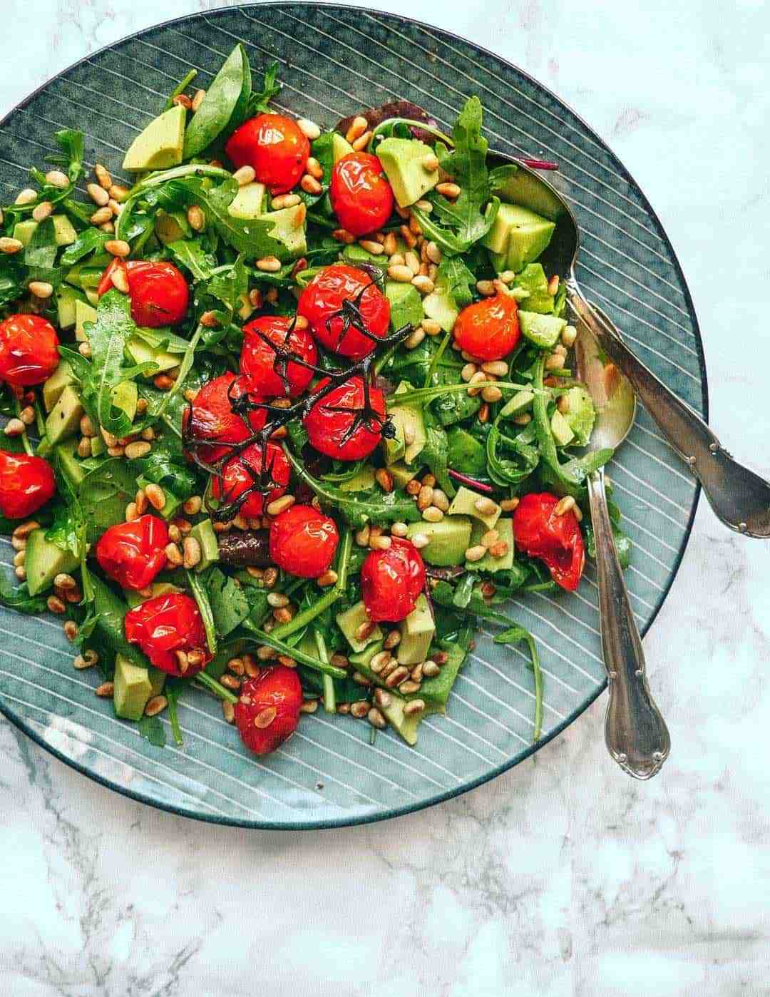 with nuts – Rucola tomatoes Recipe salad pine baked and