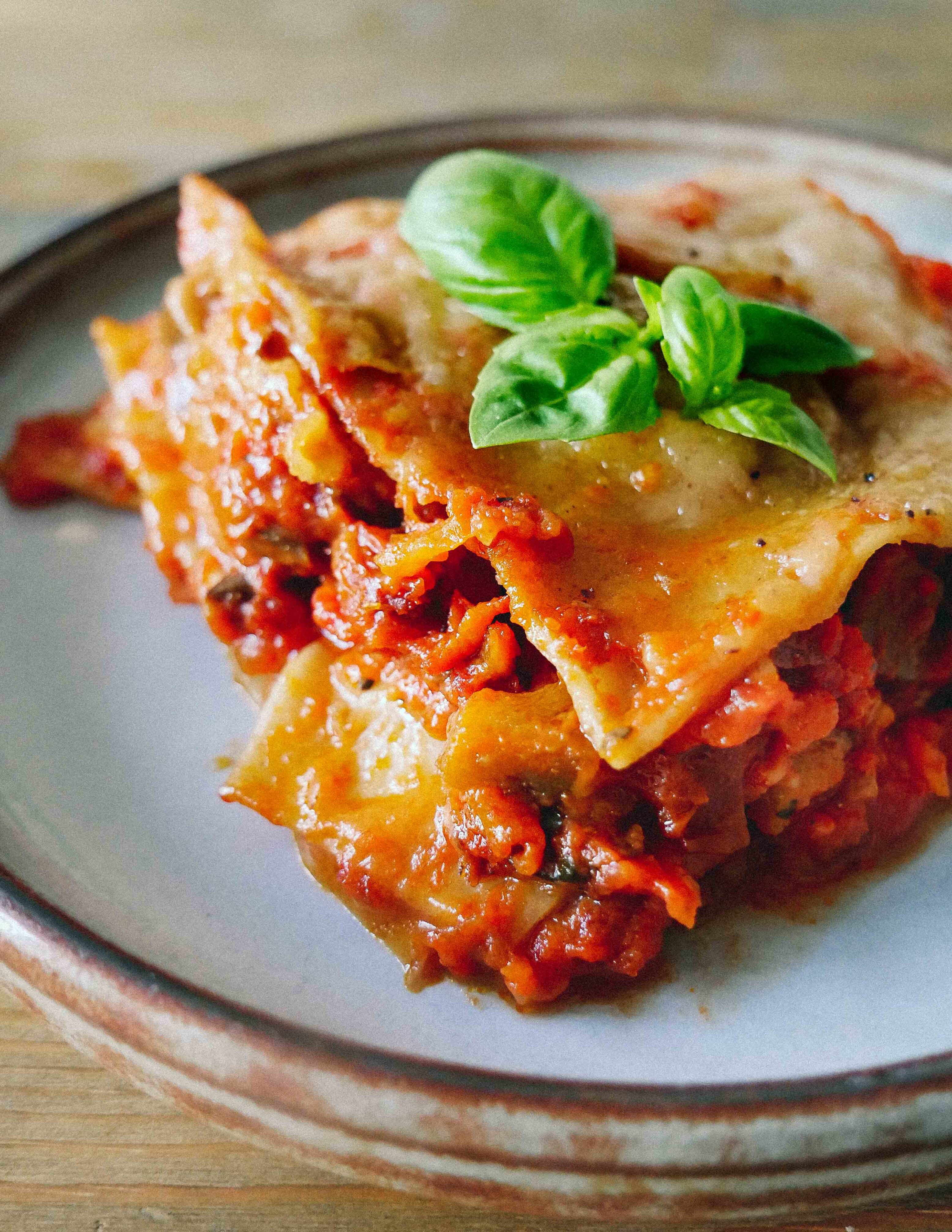 Vegan Lasagna – The ultimate homemade Italian recipe ↓