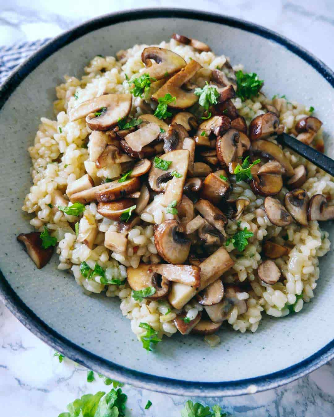 Vegan risotto with mushrooms – Creamy no parmesan recipe