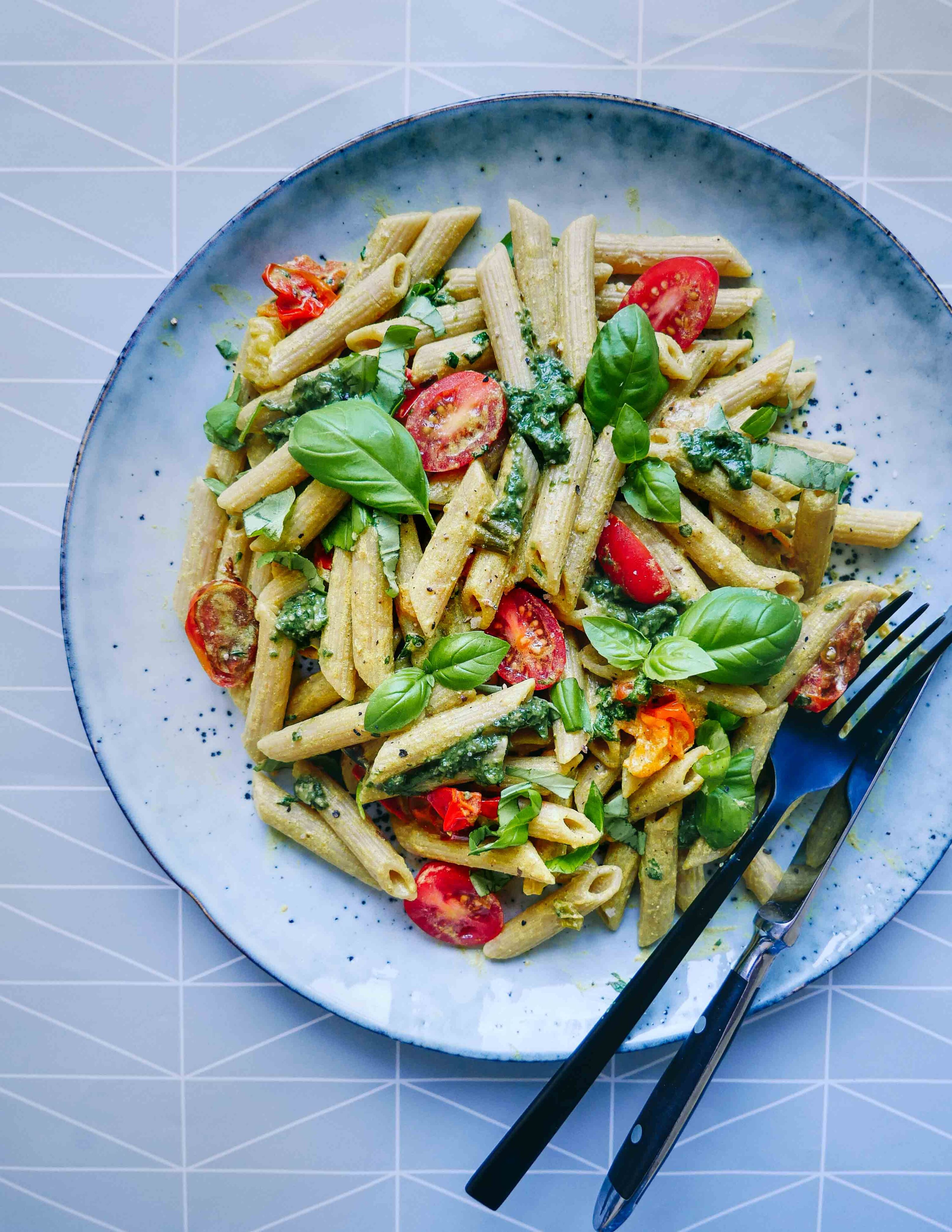 creamy pasta with pesto and vegetables