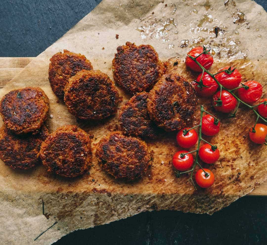 Vegan patties – Patty recipe with spicy harissa for dinner